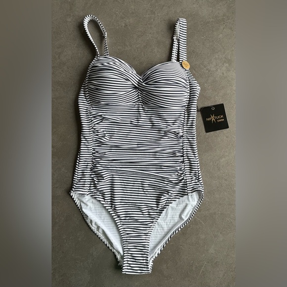 NIP TUCK Women’s SWIMSUIT TUMMY CONTROL ONE PIECE SIZE 6 - Picture 3 of 14